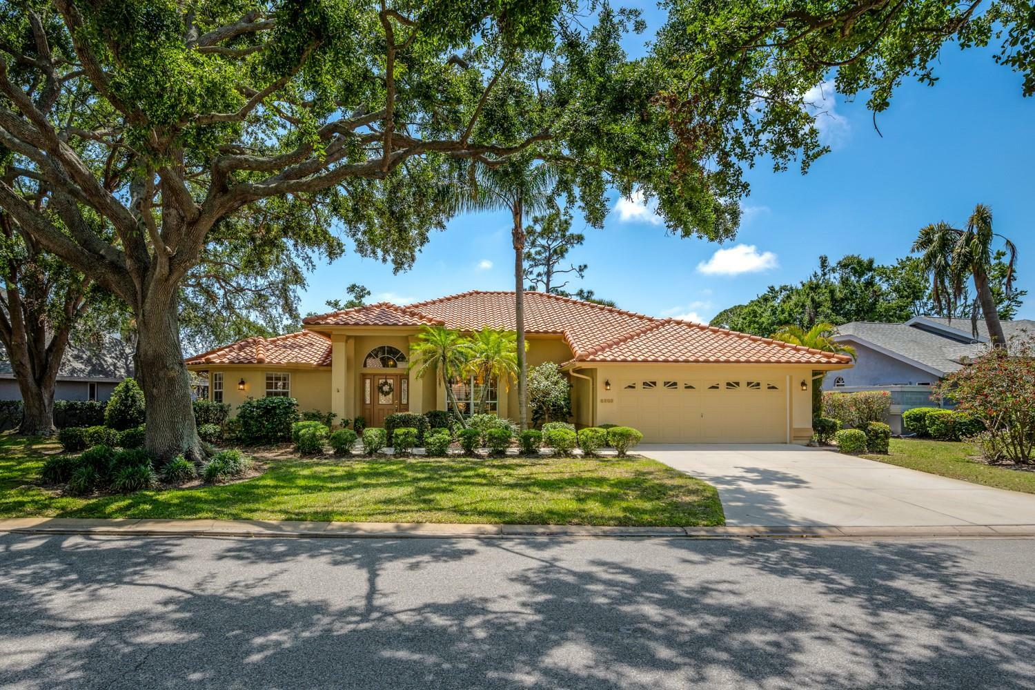 8202 Shadow Pine Way  Sarasota FL 34238 photo