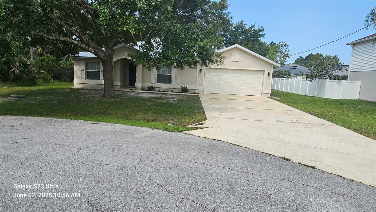 Property Photo: 10 Lincoln Place FL 32137