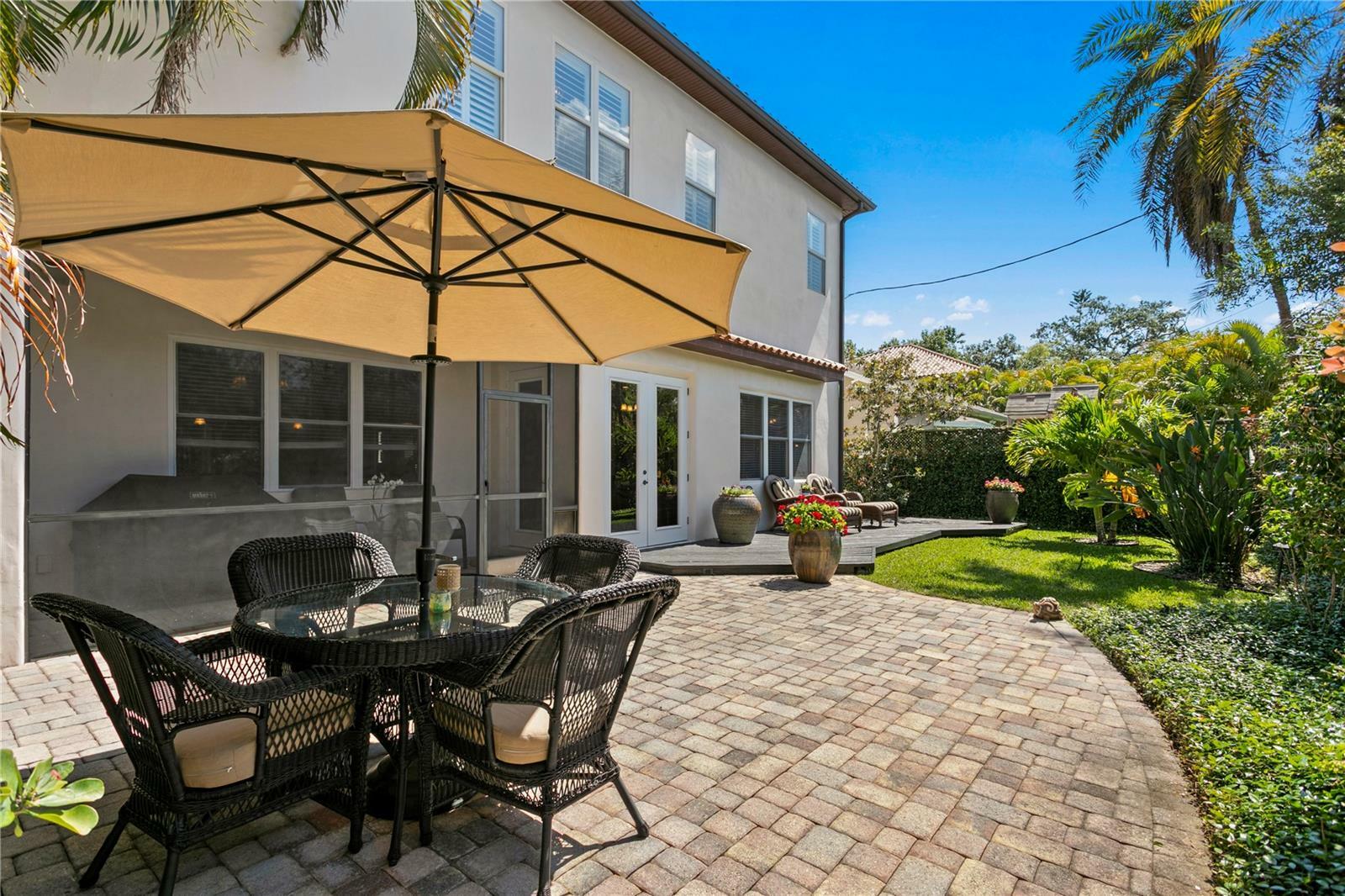 Property Photo: 3118 W Bay Villa Avenue FL 33611