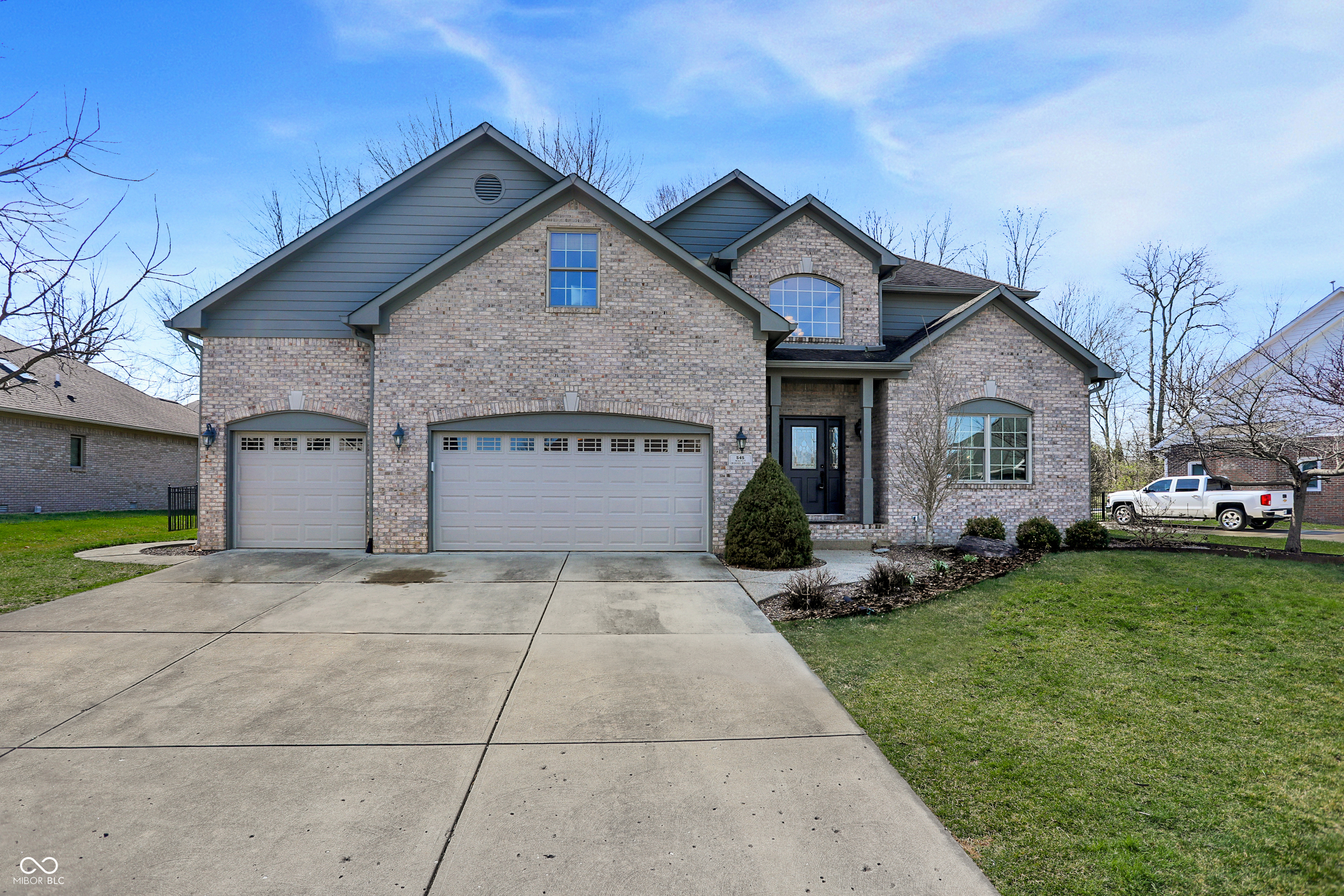 Property Photo:  545 Walnut Woods Drive  IN 46142 