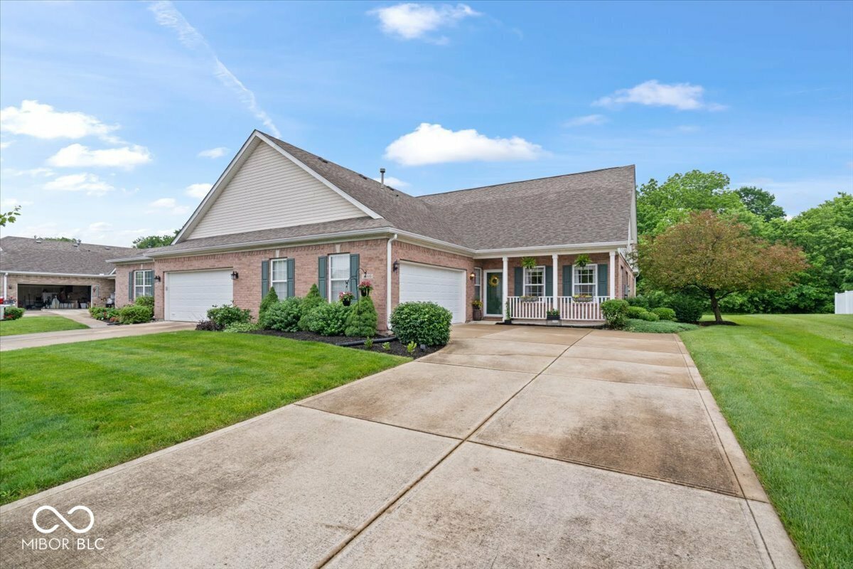 Property Photo: 1905 Persimmon Grove Drive IN 46234