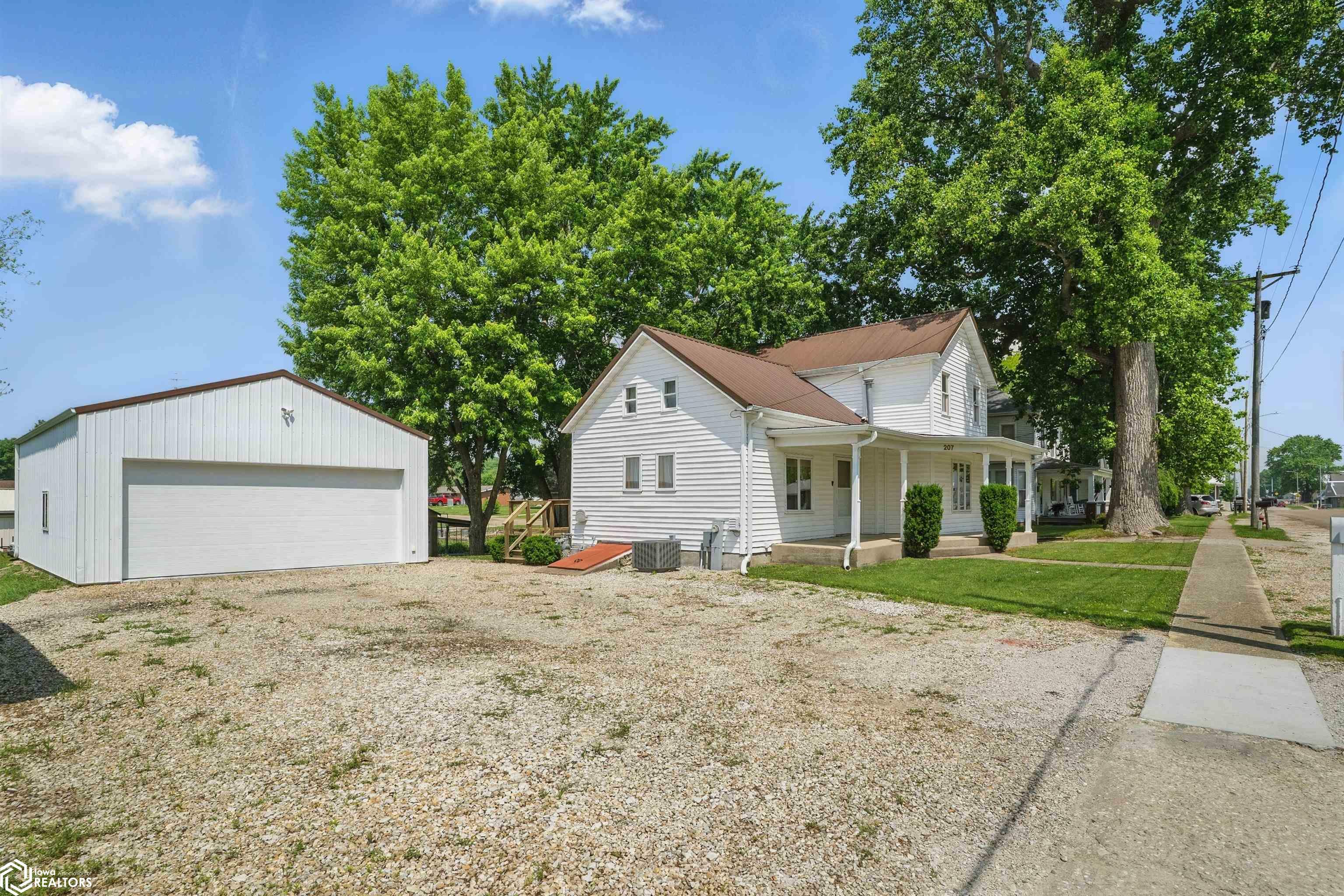 Property Photo: 207 S Main Street IA 52623