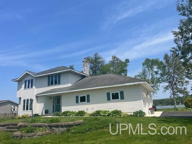 Property Photo:  52950 Red Brick Road  MI 49931 