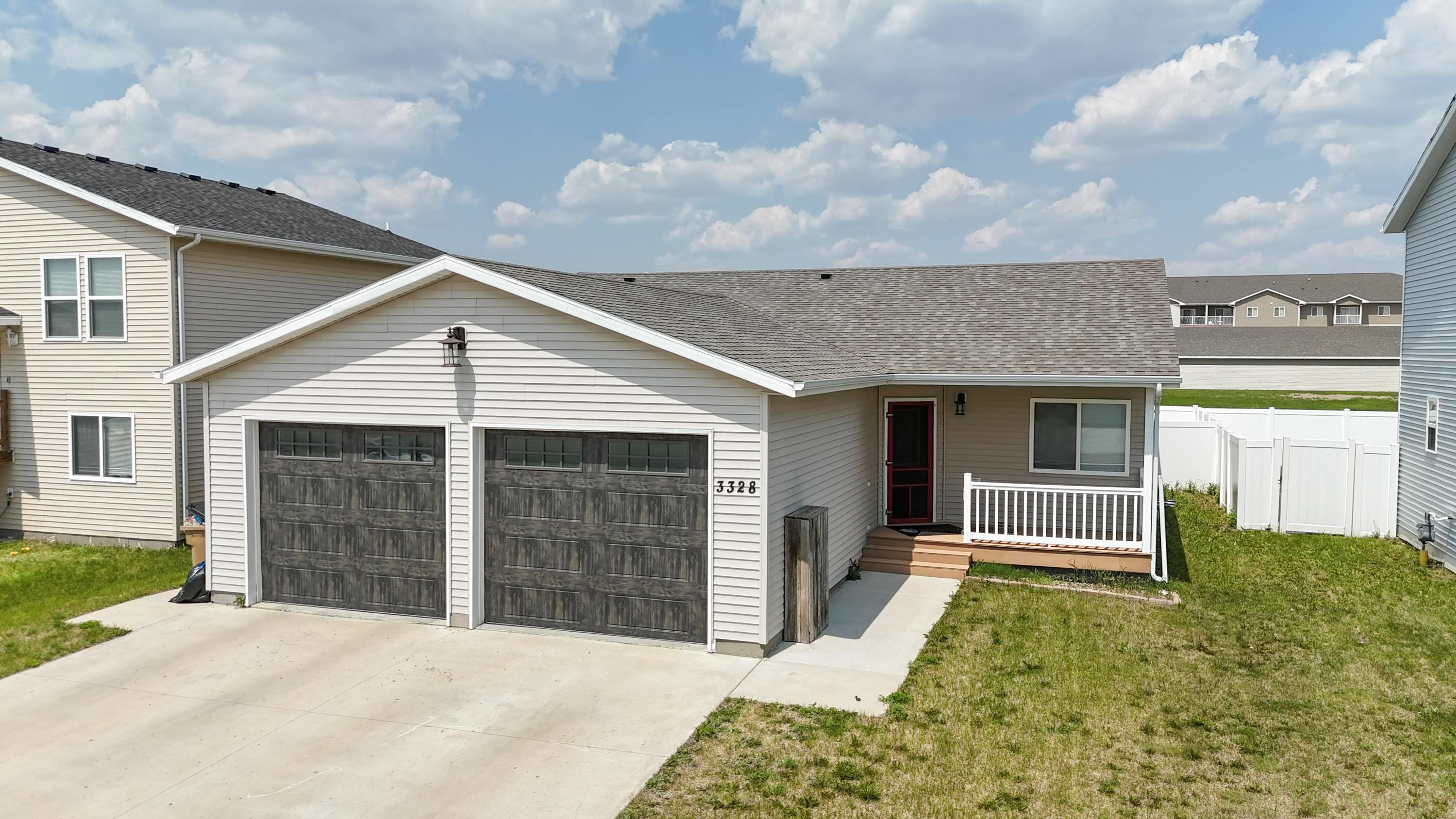 3328 NW 20th Ave  Minot ND 58703 photo