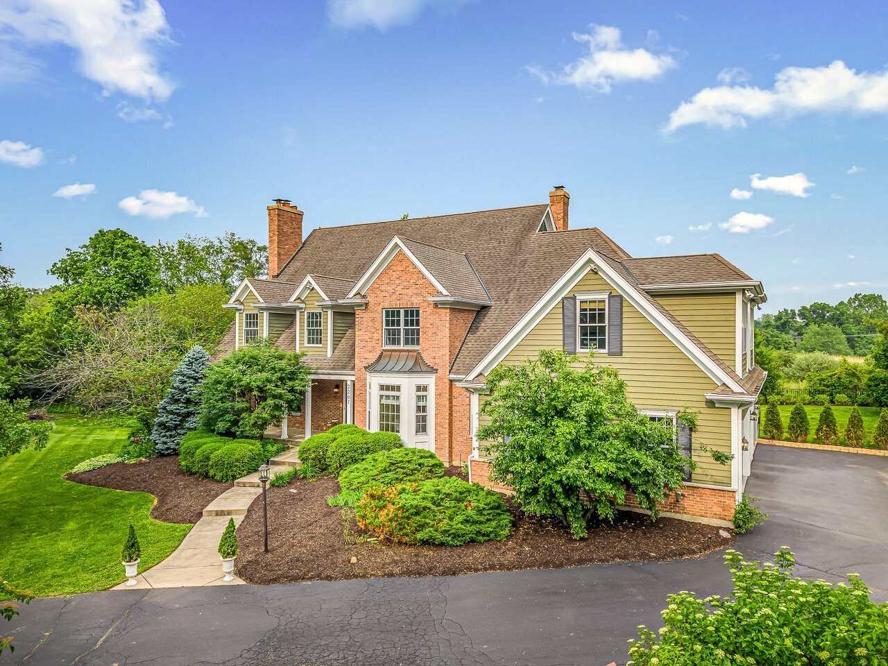 Property Photo: 2207 N Elmkirk Parkway IL 60051
