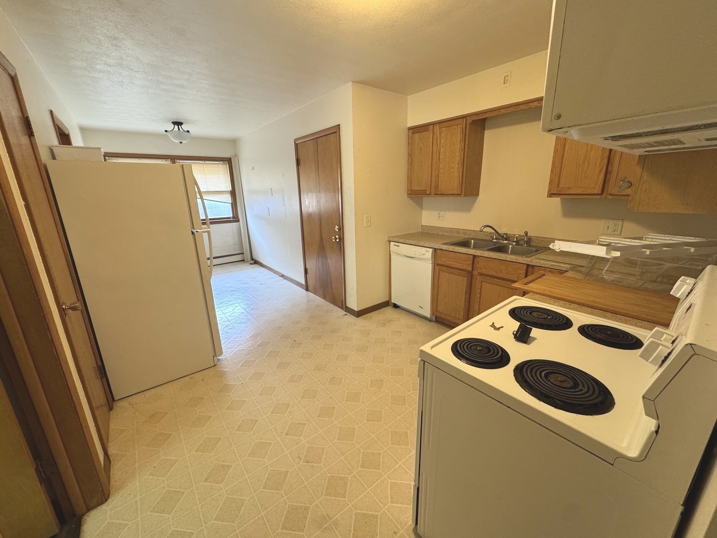 Property Photo: 509 S State Street A IL 60140