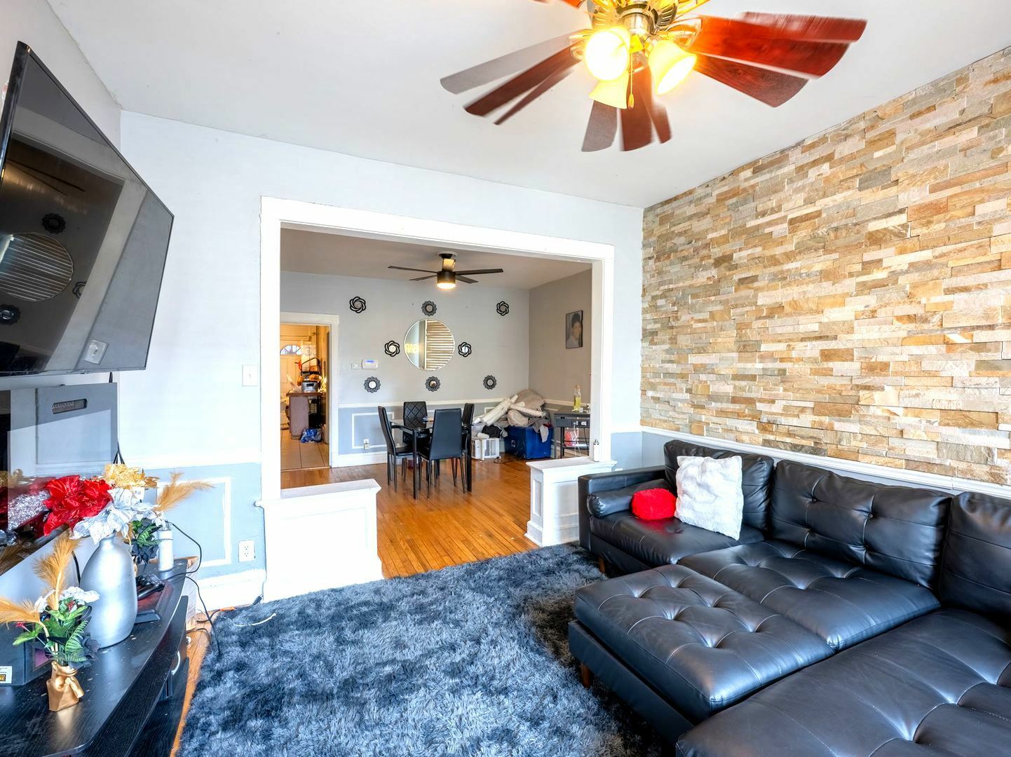 Property Photo: 202 N Leclaire Avenue IL 60644