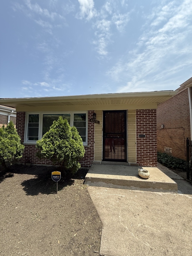 Property Photo: 8225 S Wentworth Avenue IL 60620
