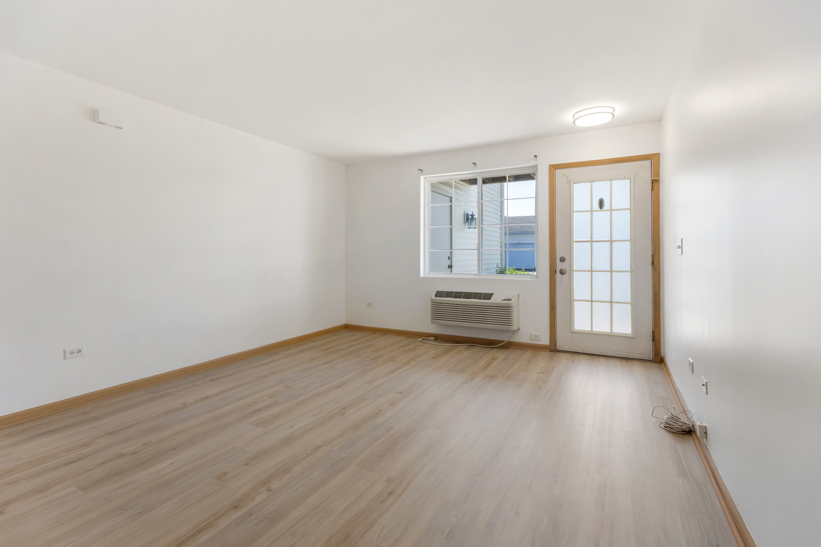 Property Photo: 1505 Silverstone Drive 1505 IL 60110