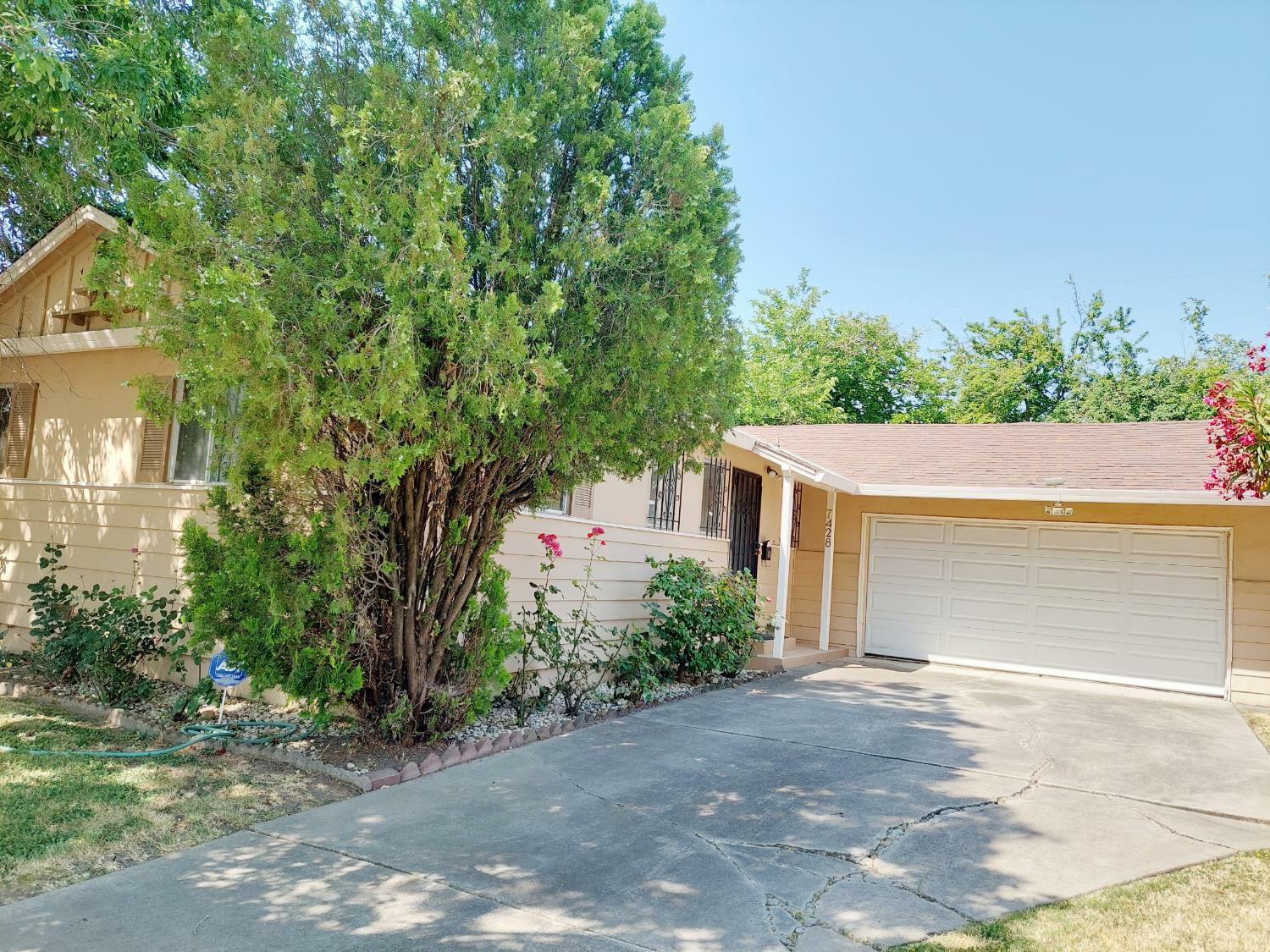Property Photo: 7428 Amherst Street CA 95822