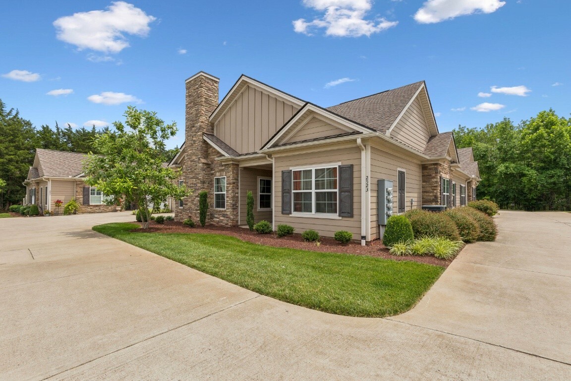Property Photo:  2523 Bridgeway St  TN 37128 