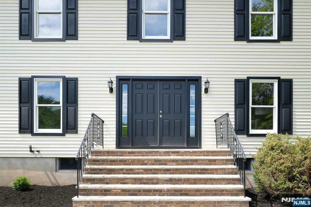 Property Photo: 1582 Grnwd Lk NJ 07421