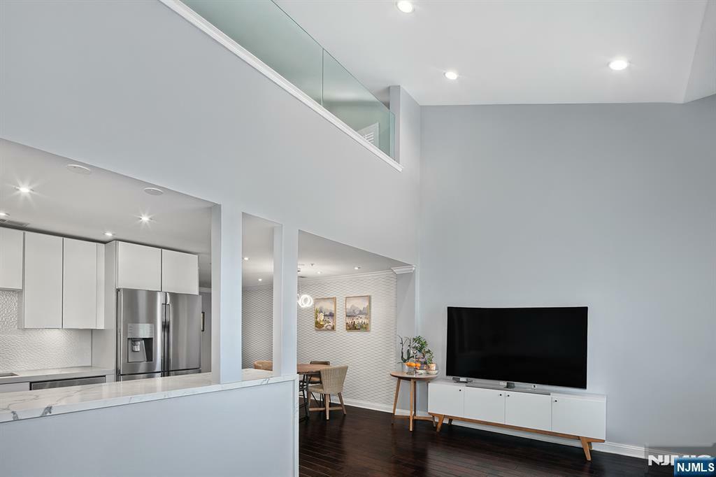 Property Photo:  116 Abbie Court  NJ 07093 