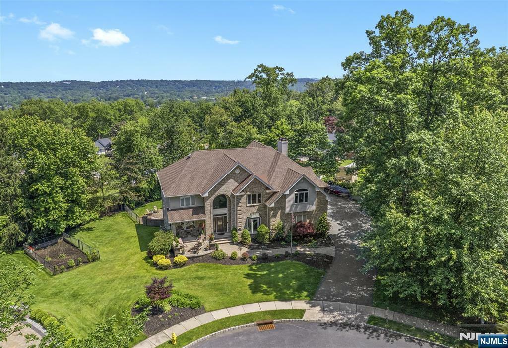 Property Photo: 12 Woodland Court NJ 07470