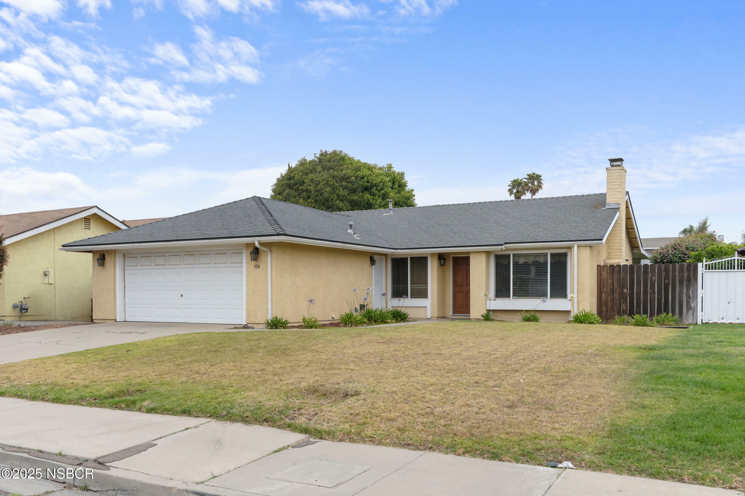 Property Photo: 924 Grapevine Road CA 93454