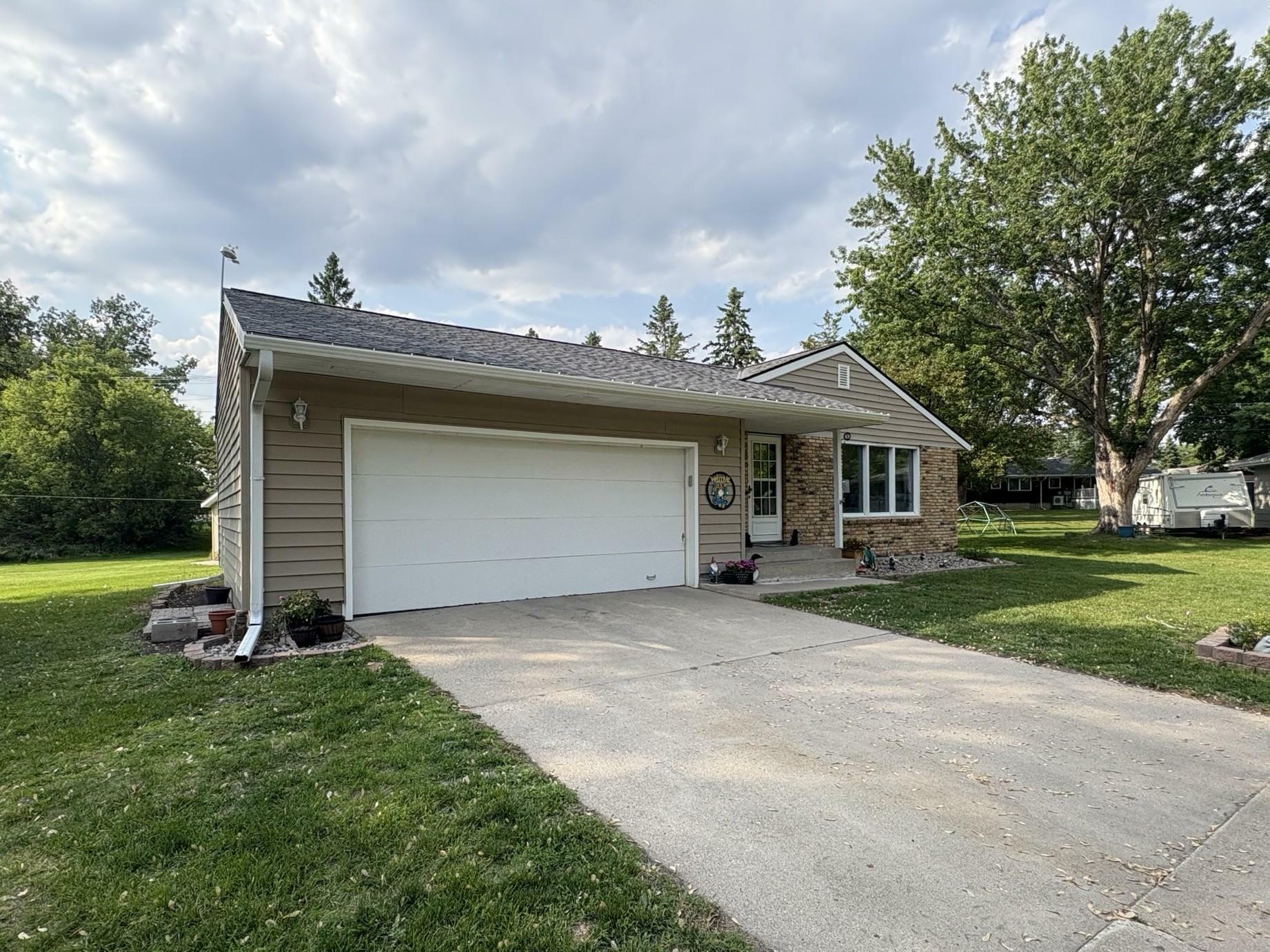 Property Photo: 1207 Foothill Court MN 56537