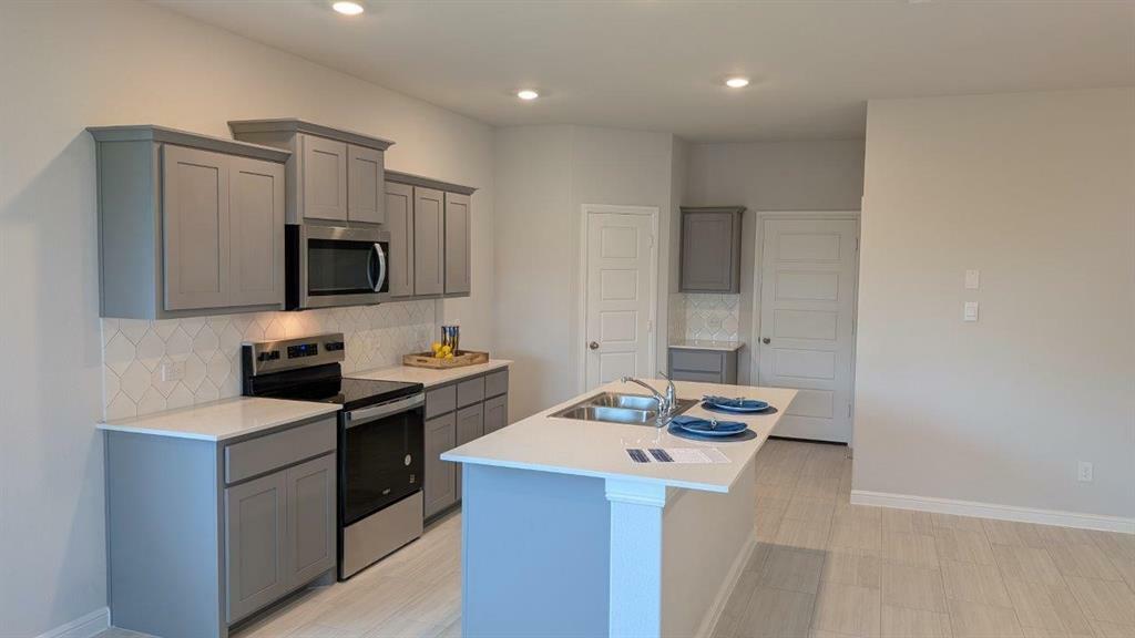 Property Photo:  508 Lankford Farms Drive  TX 76031 