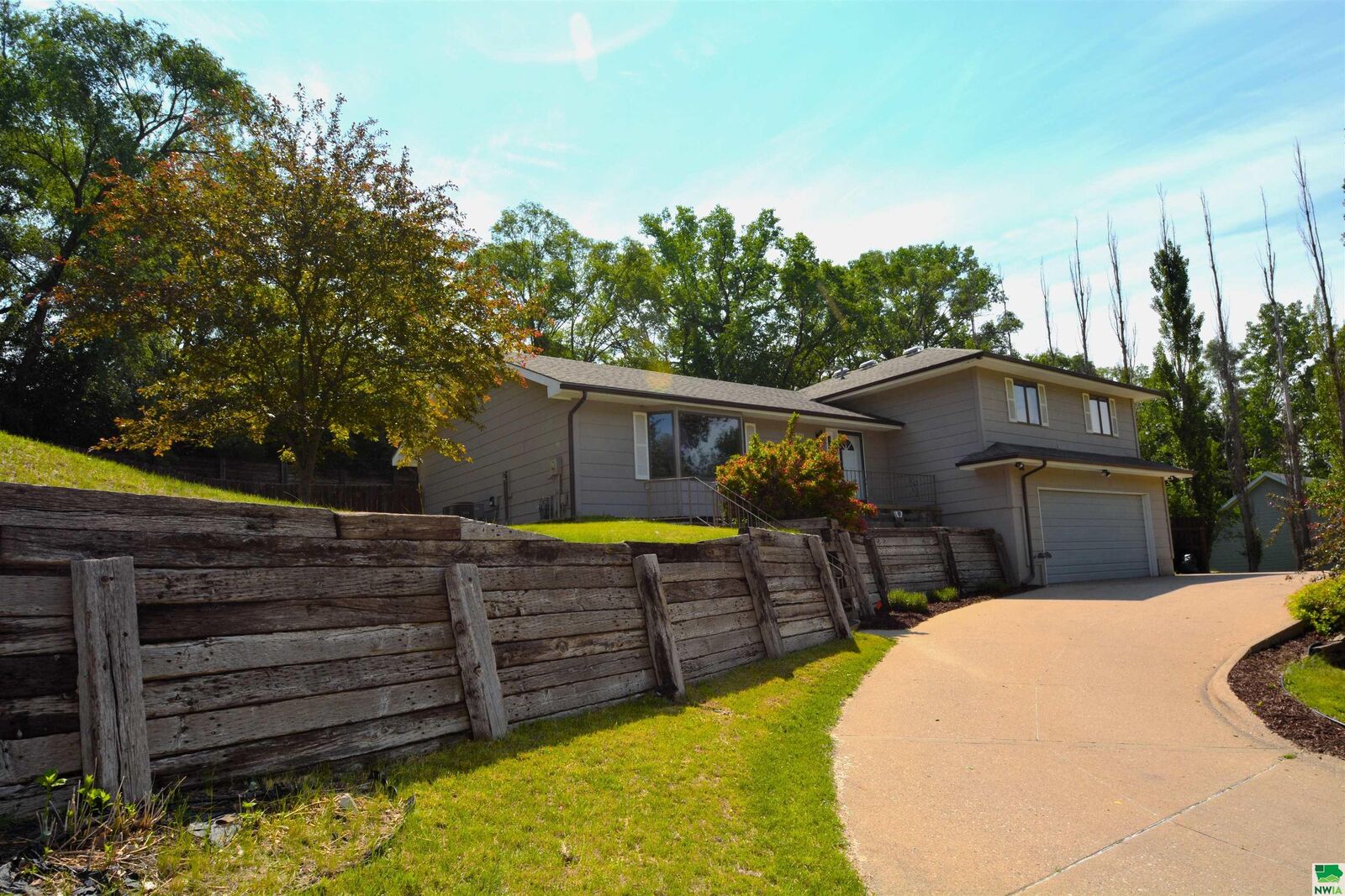 Property Photo:  2820 Dupont St  IA 51104 