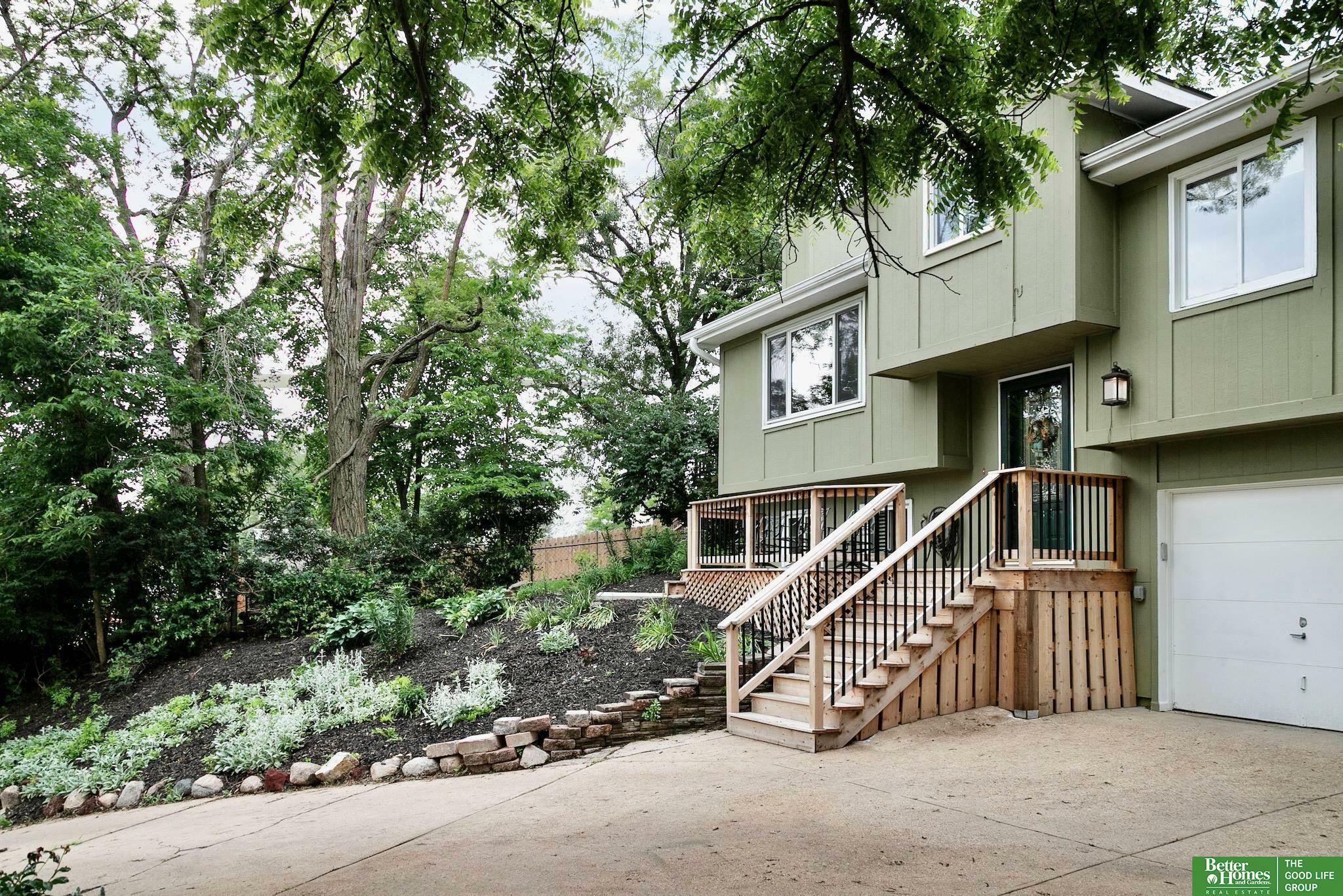 Property Photo: 1708 Farrell Drive NE 68005