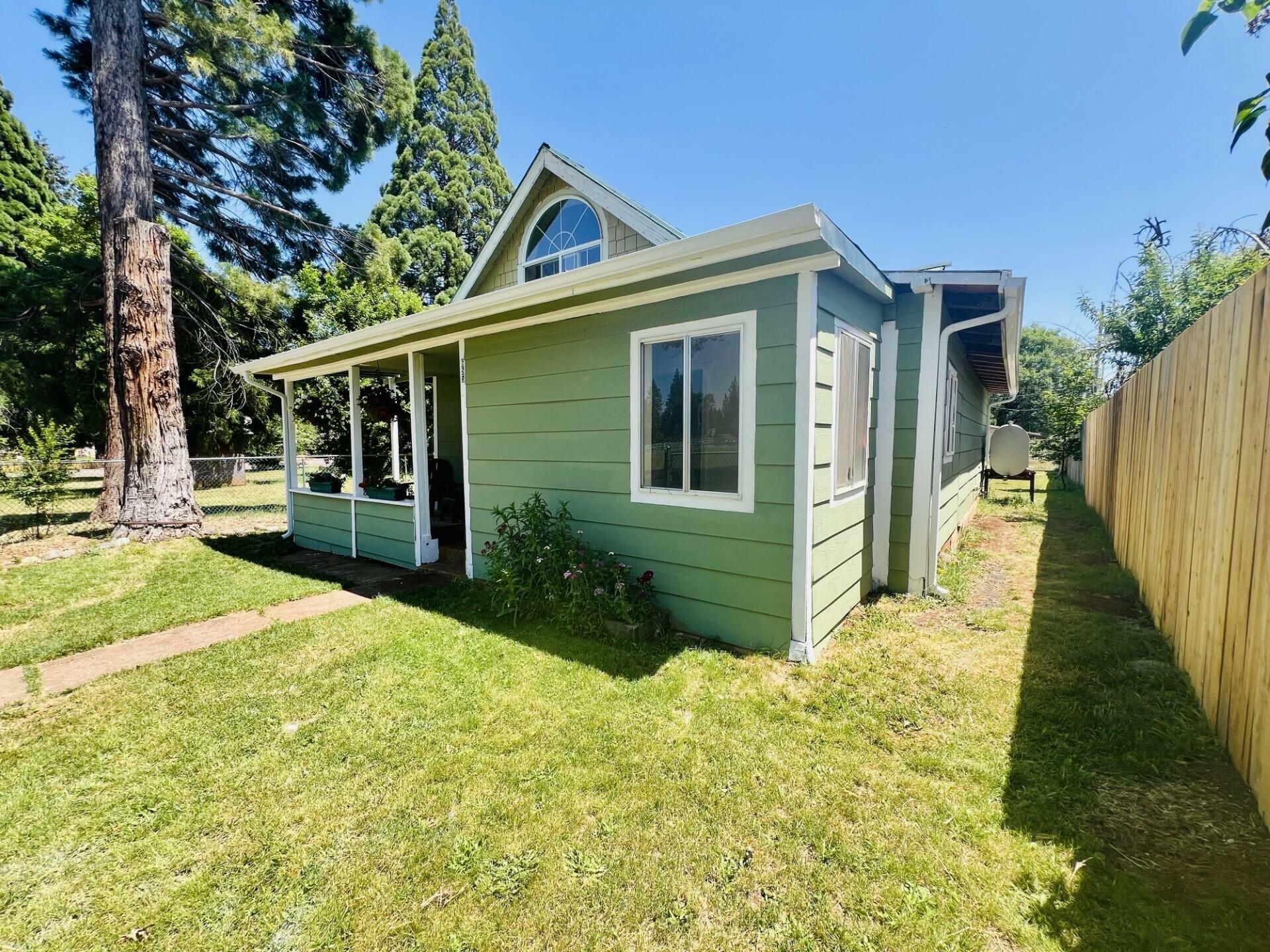 Property Photo: 655 Cedar Avenue OR 97522