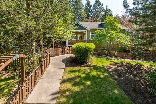 Property Photo:  1940 NW Monterey Pines Drive 5  OR 97703 