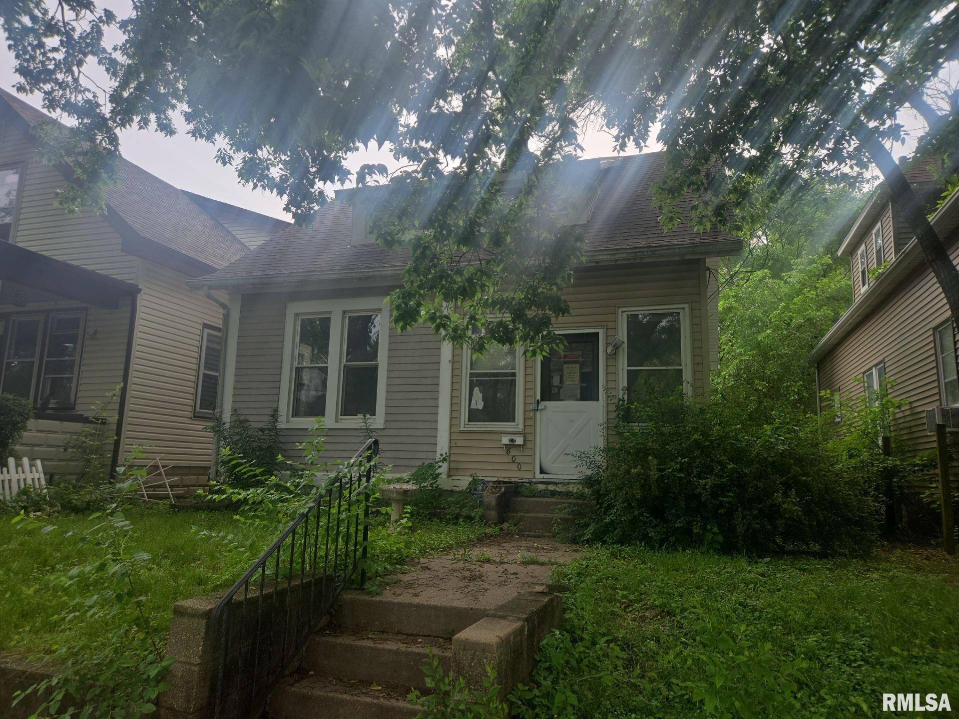 Property Photo:  800 S Greenlawn Avenue  IL 61605 