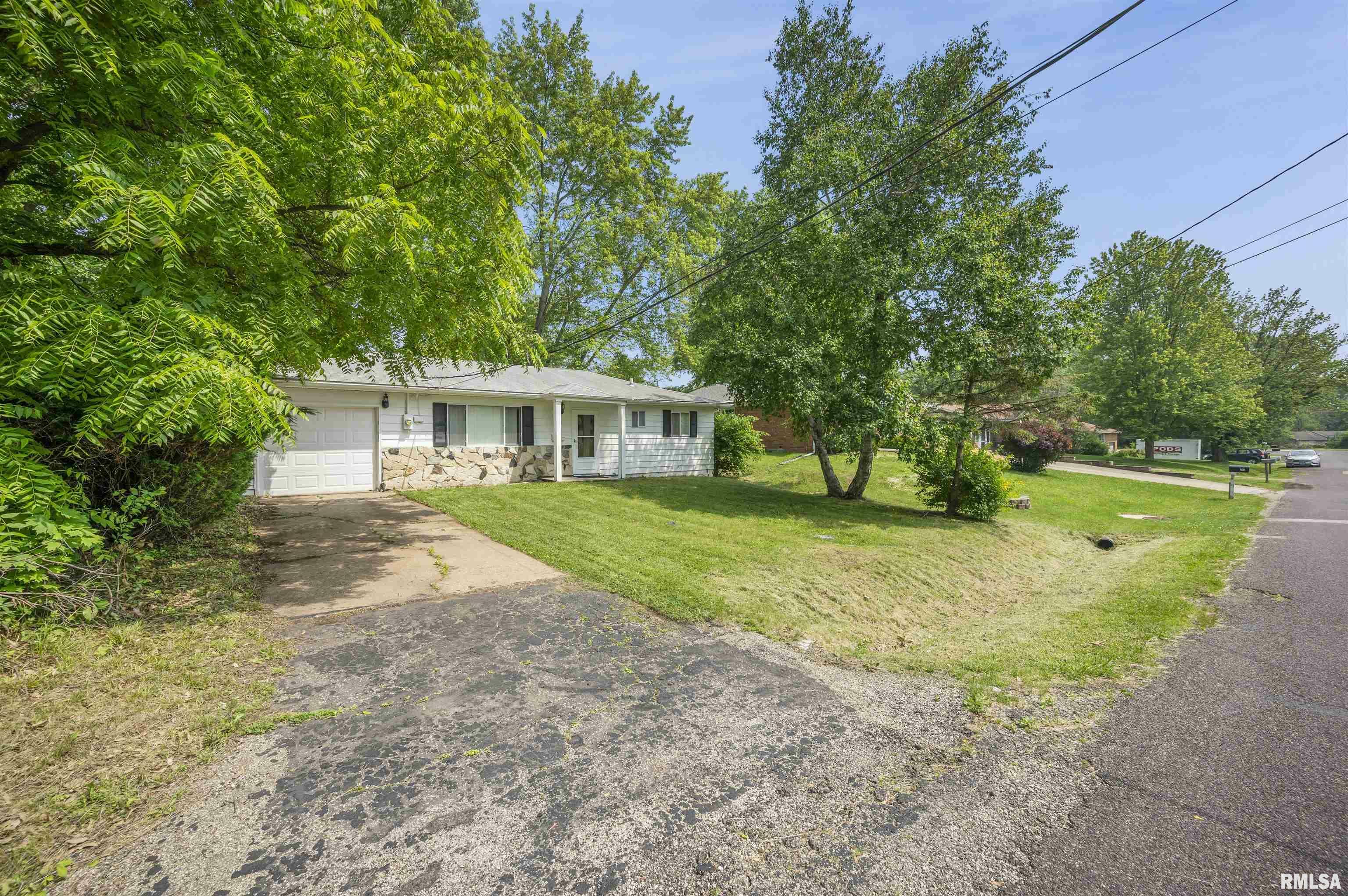 Property Photo: 4422 N Carola Avenue IL 61615