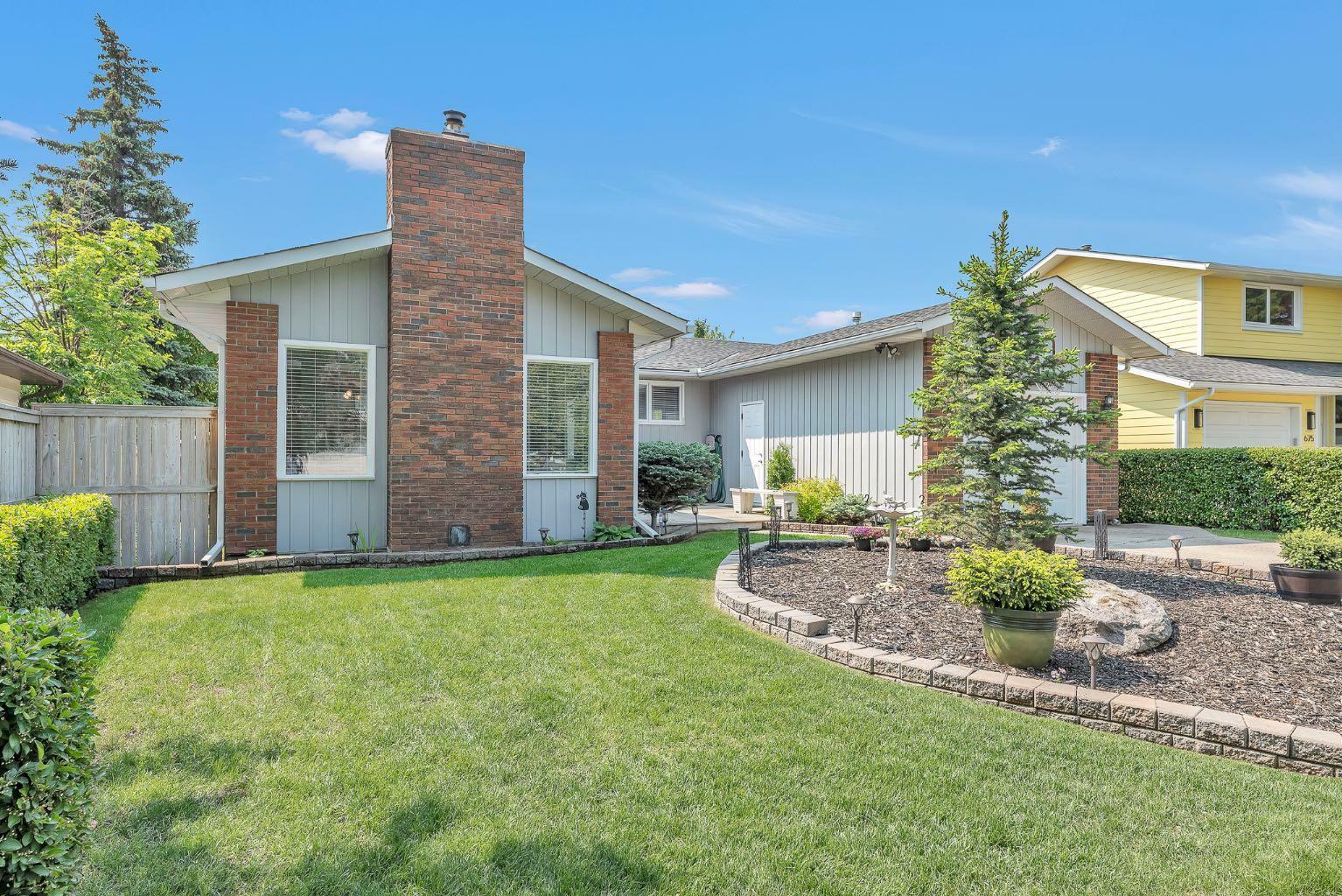 Photo de la propriété:  679 Queen Charlotte Drive SE  AB T2J 4T5 