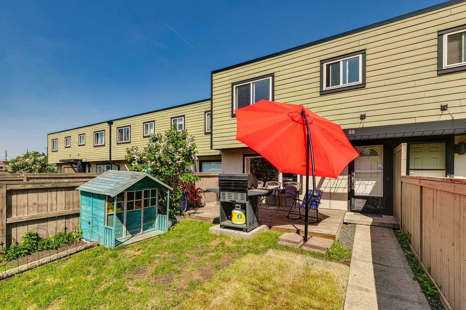 Property Photo:  3809 45 Street SW 80  AB T3E 3H4 