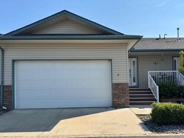 Property Photo: 12 Garden Way AB T0J 0Y5