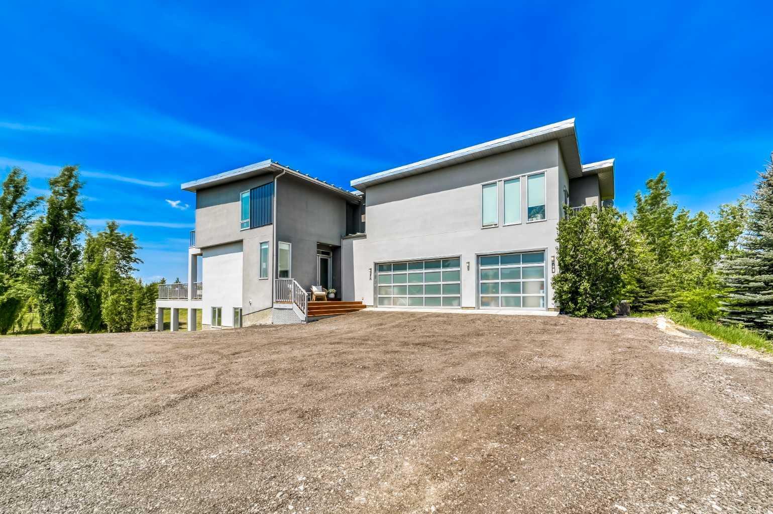 Property Photo:  24008 241 Avenue E  AB T1S 4B8 