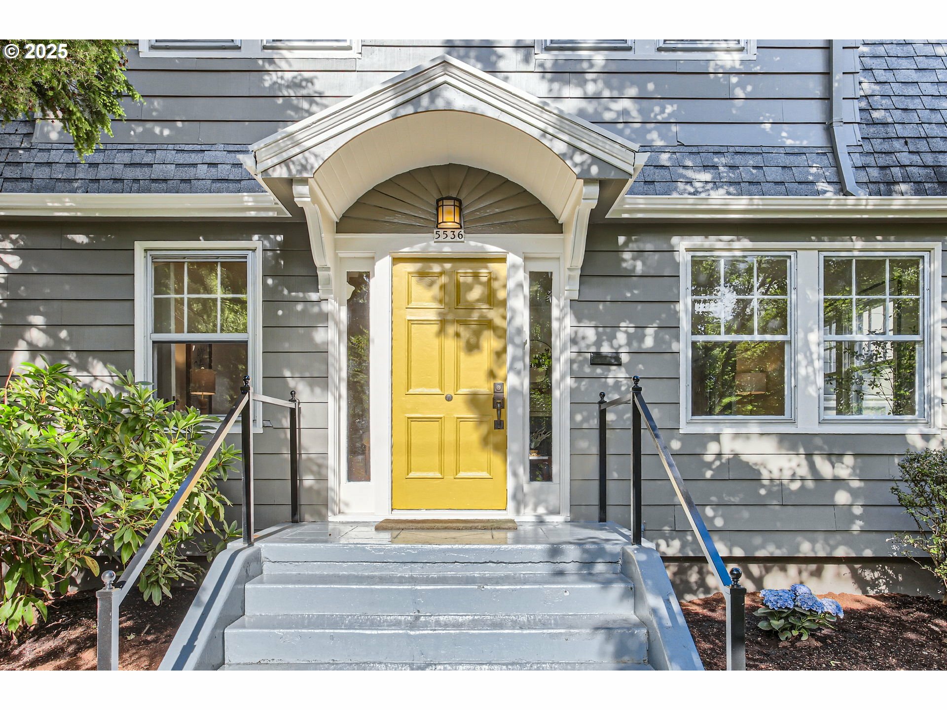 Property Photo: 5536 N Delaware Ave OR 97217