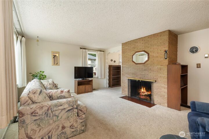 Property Photo: 11418 Crestwood Drive S WA 98178