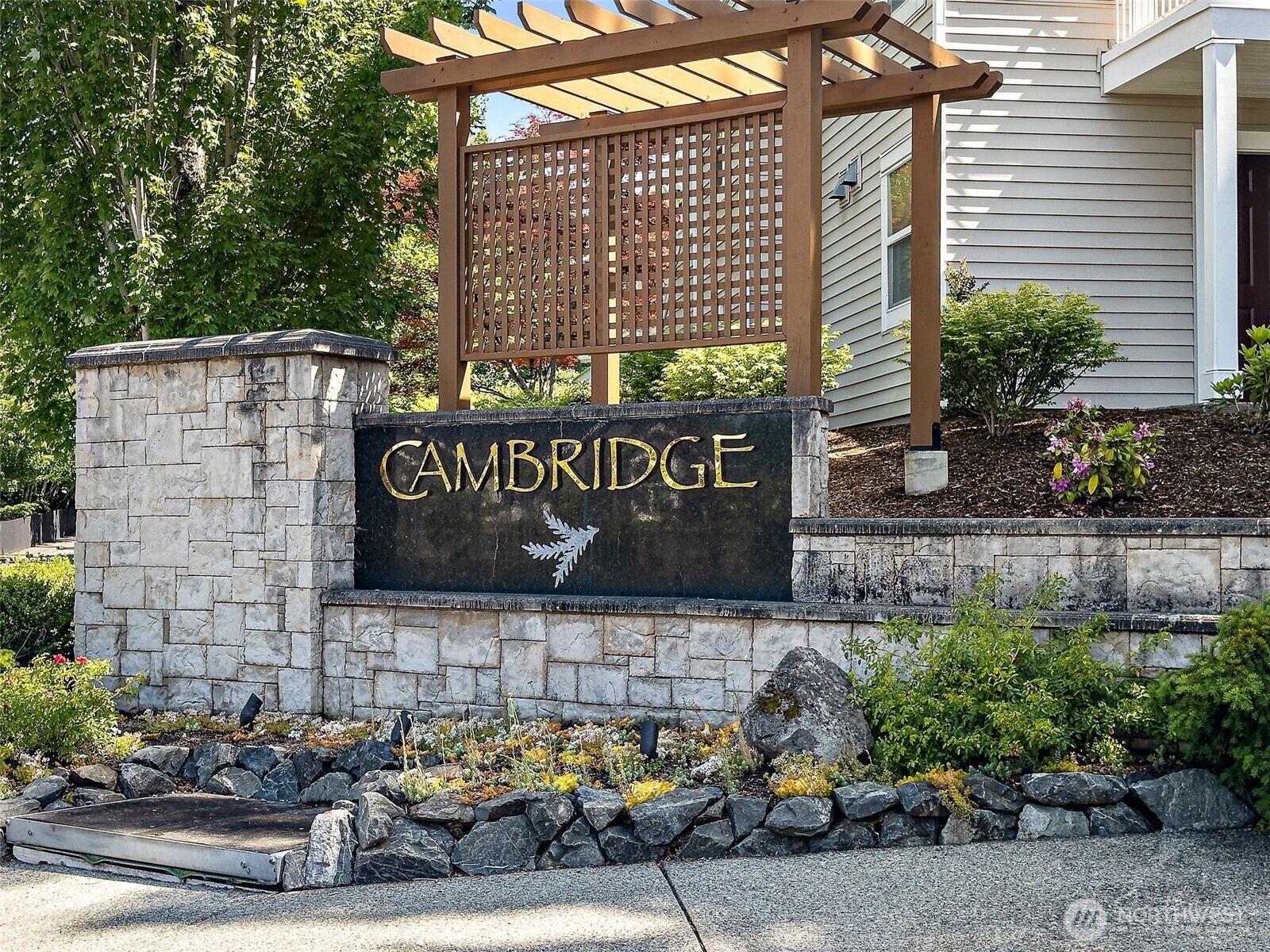 Property Photo: 11864 NE 162nd Ln 11-2 WA 98011