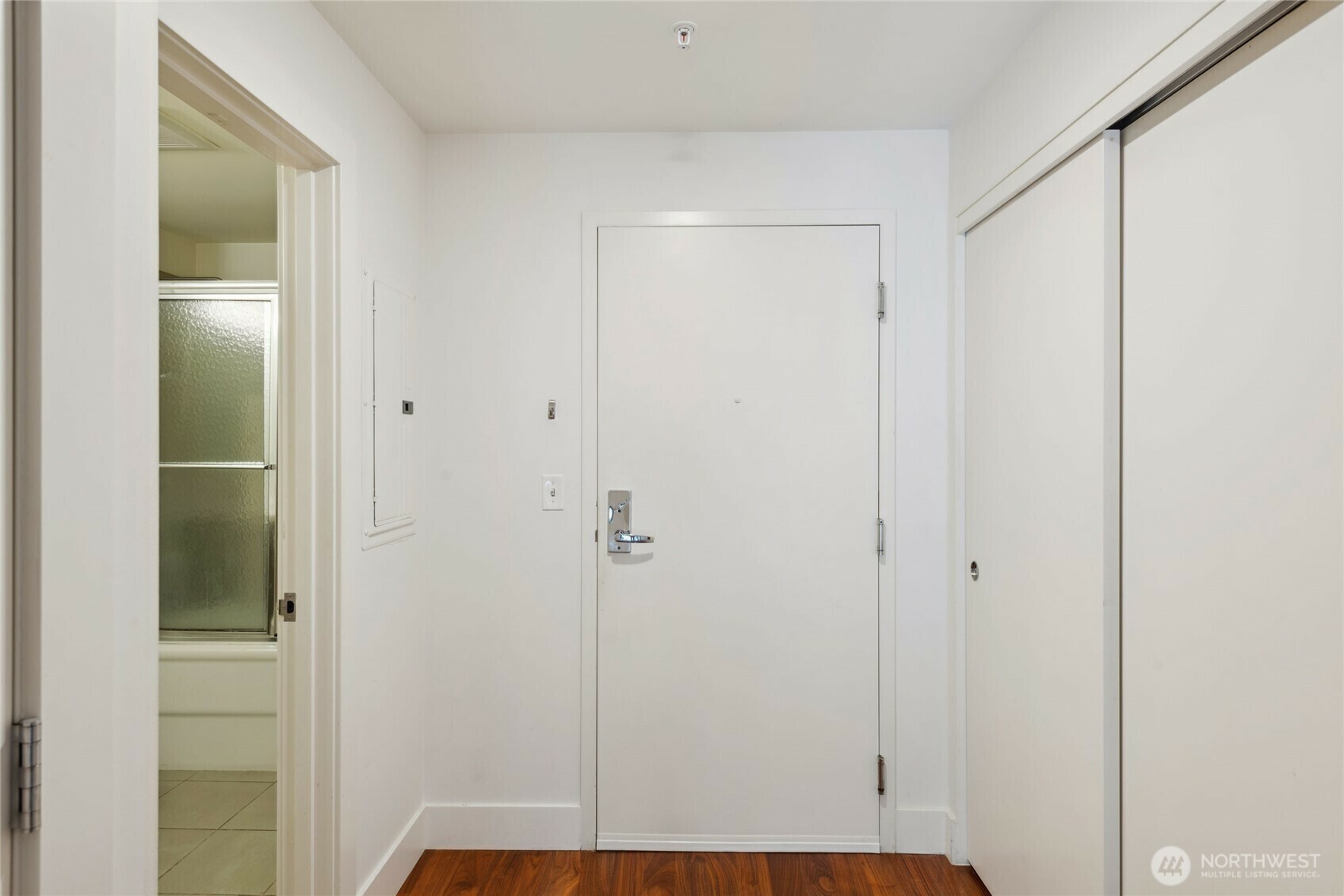 Property Photo: 2911 2nd Avenue 522 WA 98121