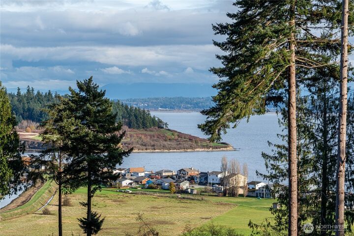 Property Photo:  501  Vesper Way  WA 98282 