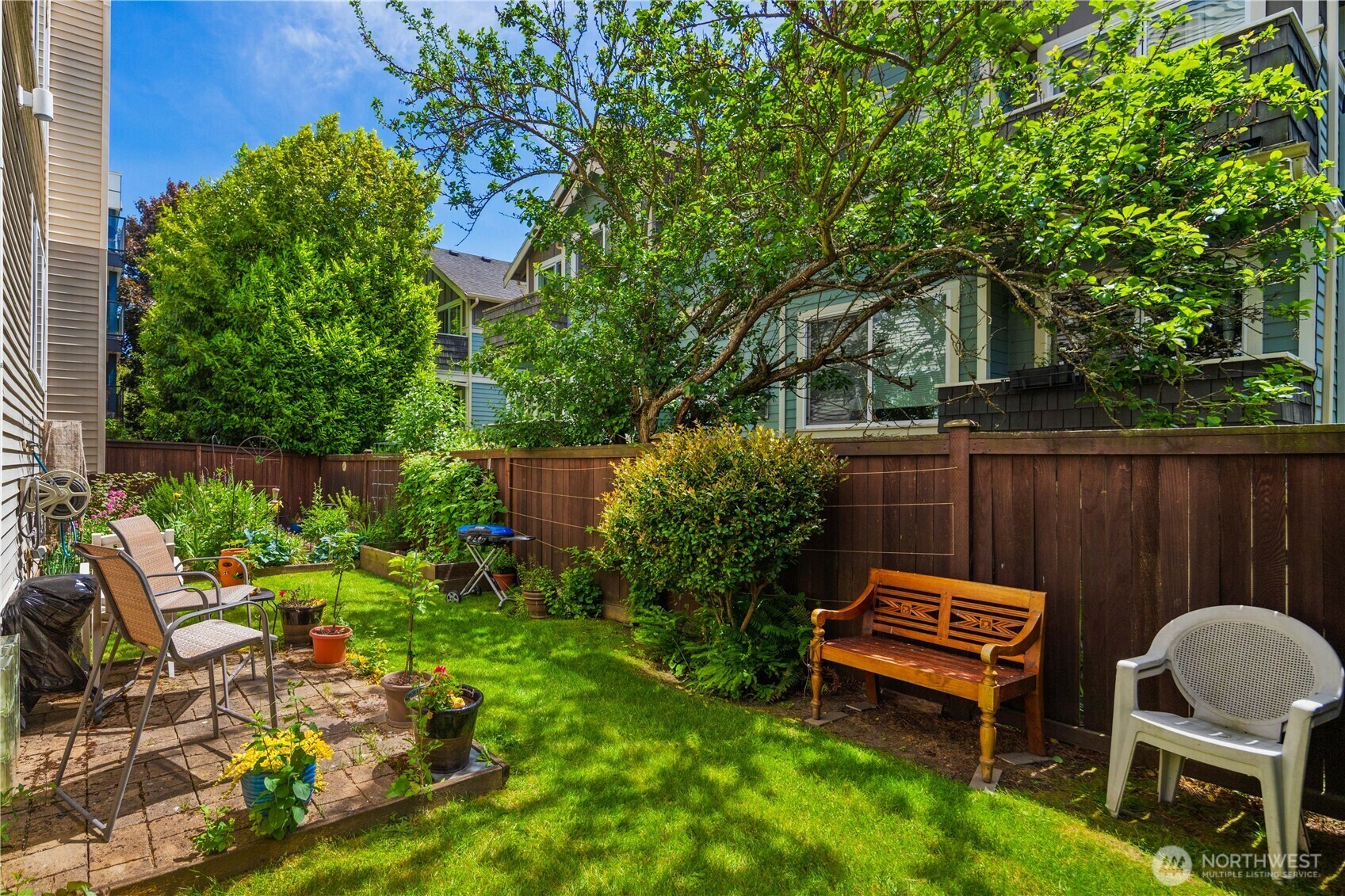 Property Photo: 1733 NW 59th Street 201 WA 98107