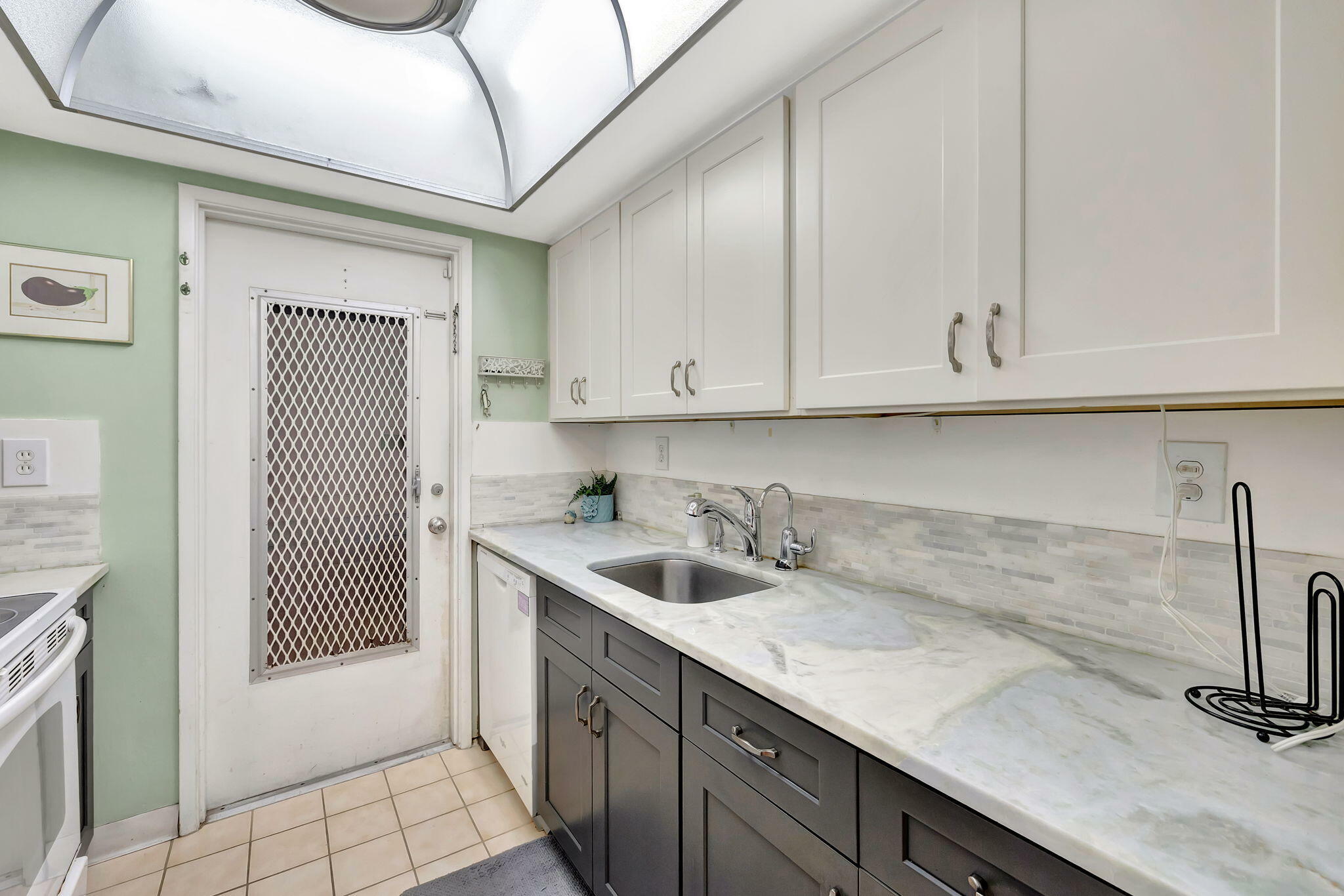 Property Photo: 600 Pine Drive 104 FL 33060