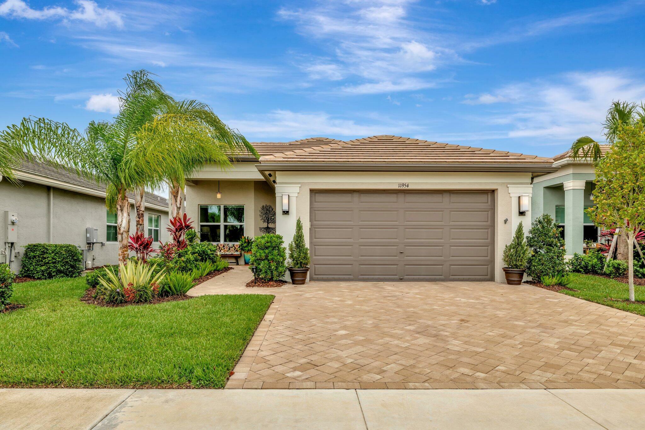 Property Photo: 11954 SW Seaway Street FL 34987