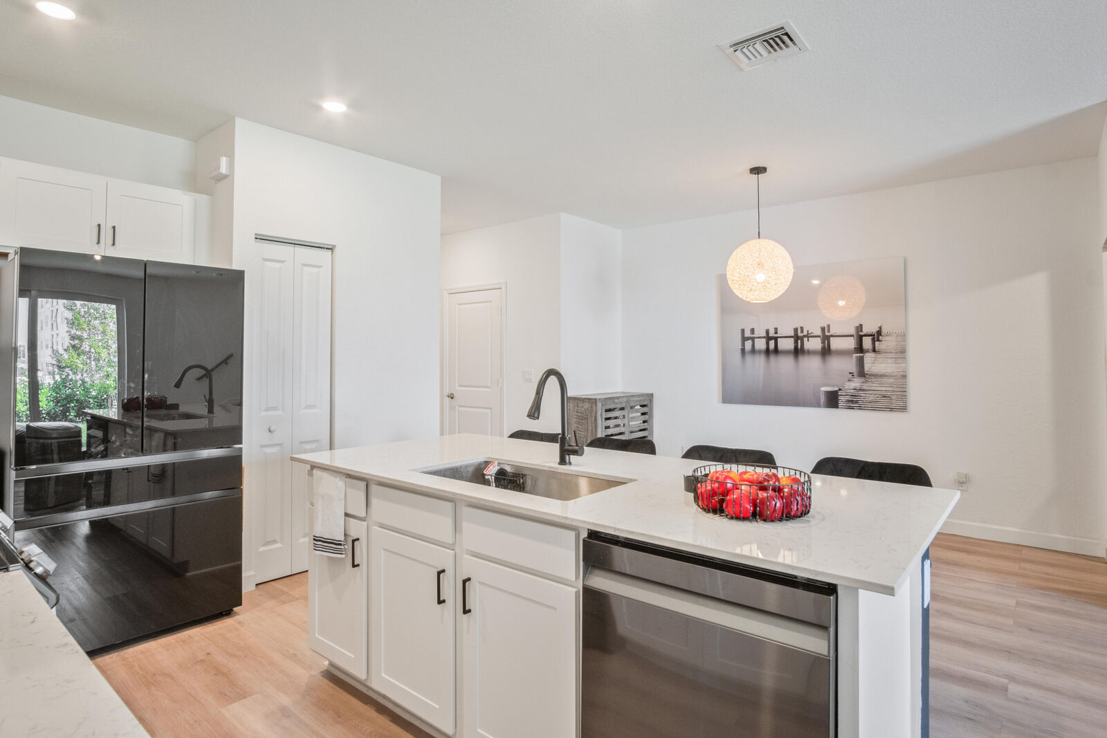 Property Photo: 852 SE Grovebush Lane FL 34984