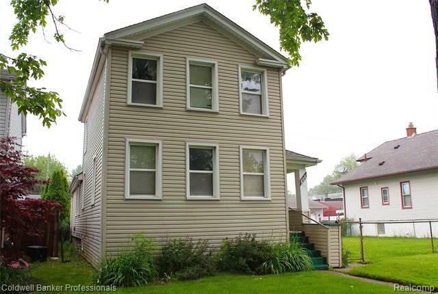 Property Photo:  656 Pine Street  MI 48192 