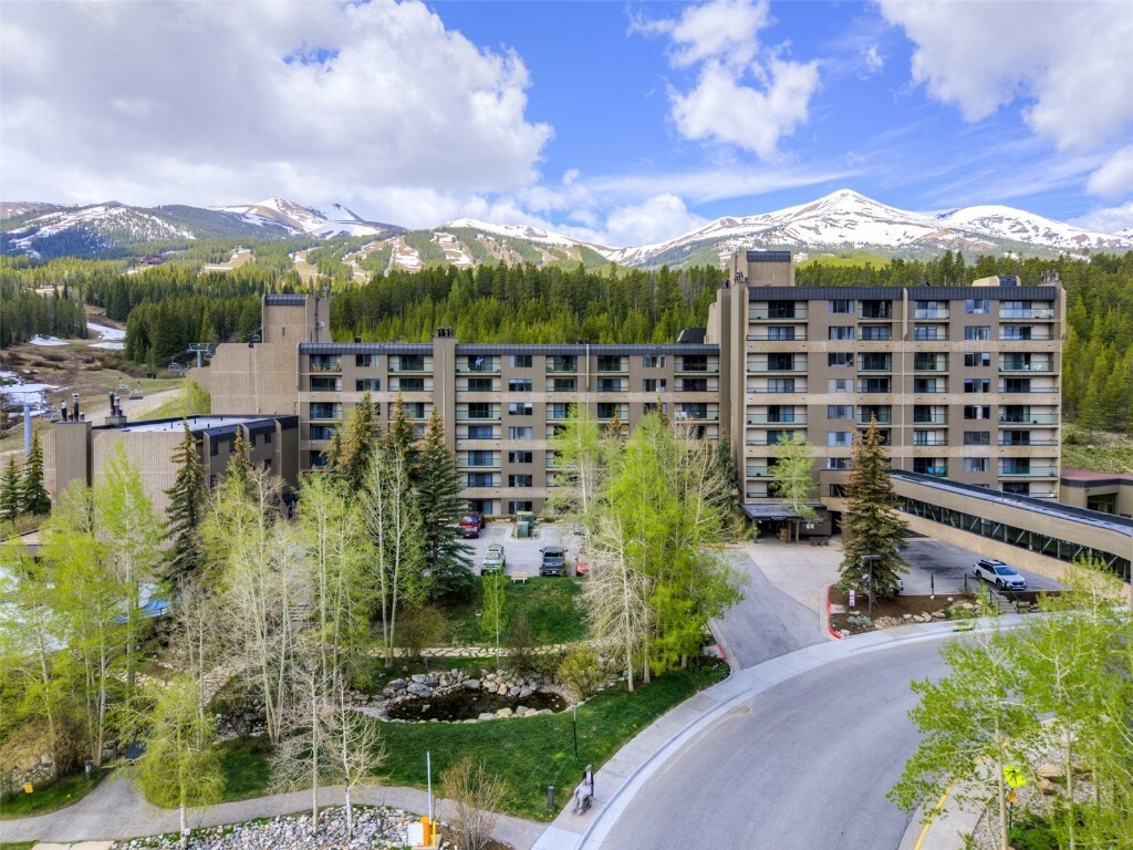 Property Photo: 640 Village Road 4427 CO 80424