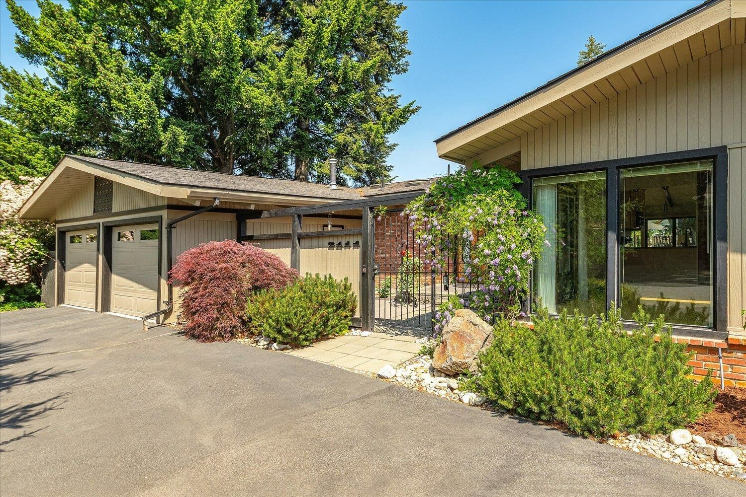 Property Photo: 2111 E 34th Ave WA 99203