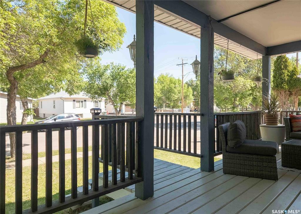 Property Photo: 114 5th Avenue W SK S0L 2V0