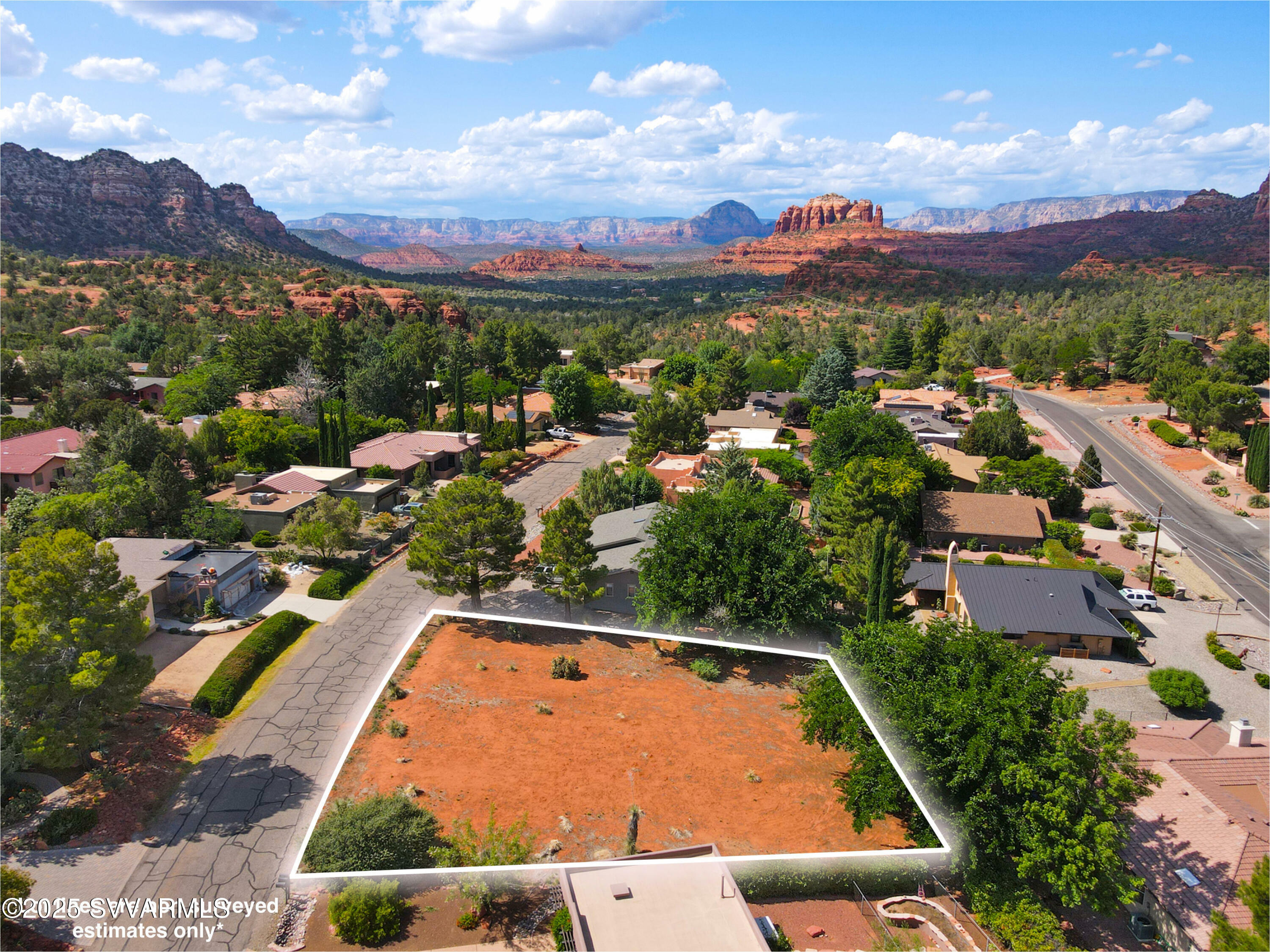 Property Photo:  320 Montazona Tr  AZ 86351 