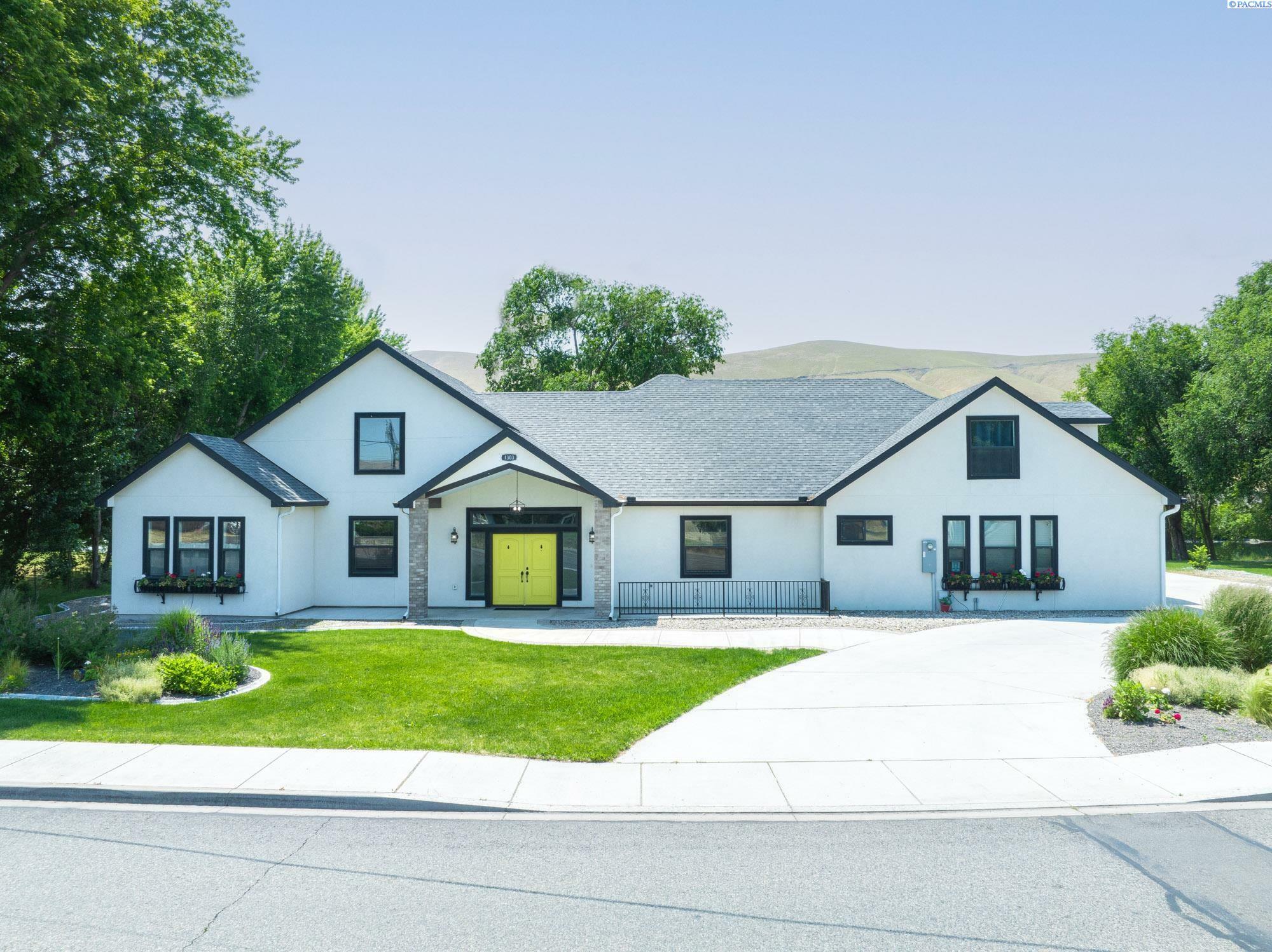Property Photo:  1303 Babs Ave  WA 99320 