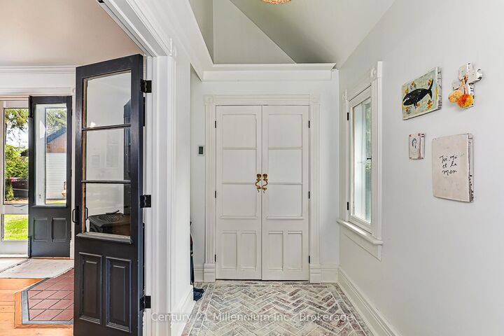 Photo de la propriété:  285 Maple Street  ON L9Y 2R3 