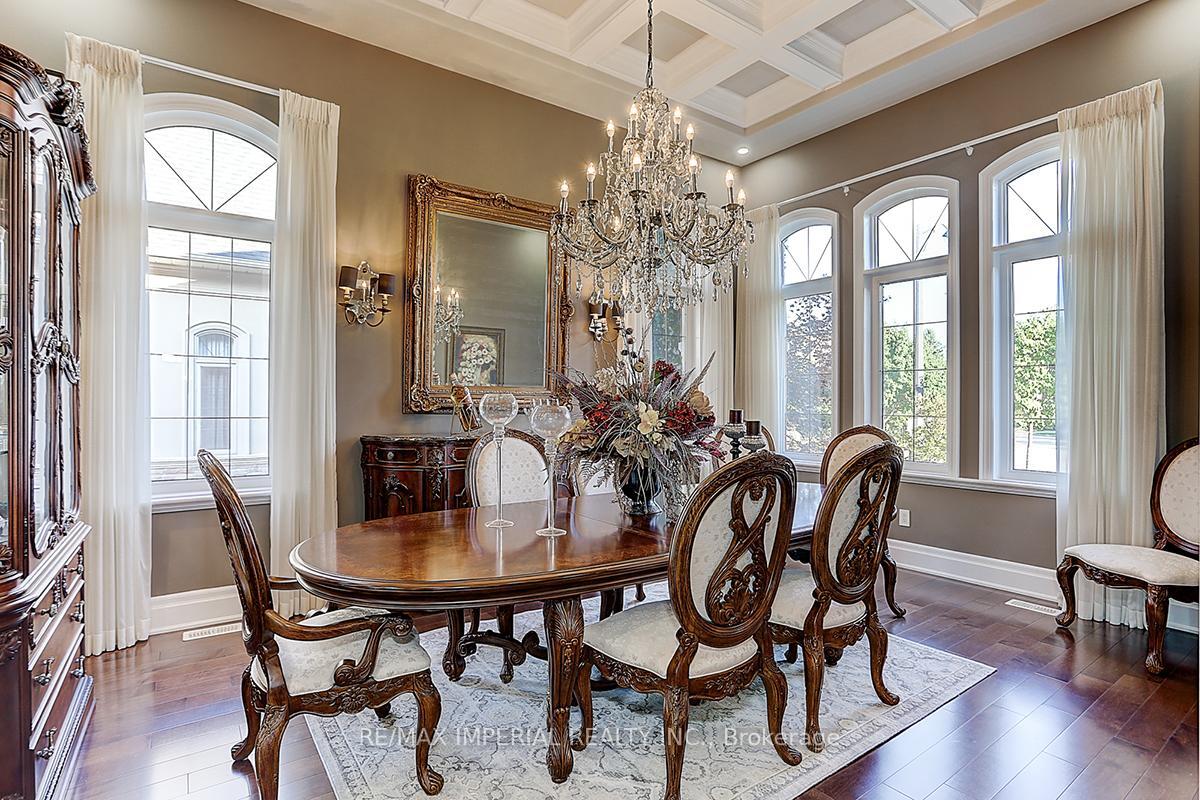 Property Photo: 39 Fiorello Court ON L4H 0V4