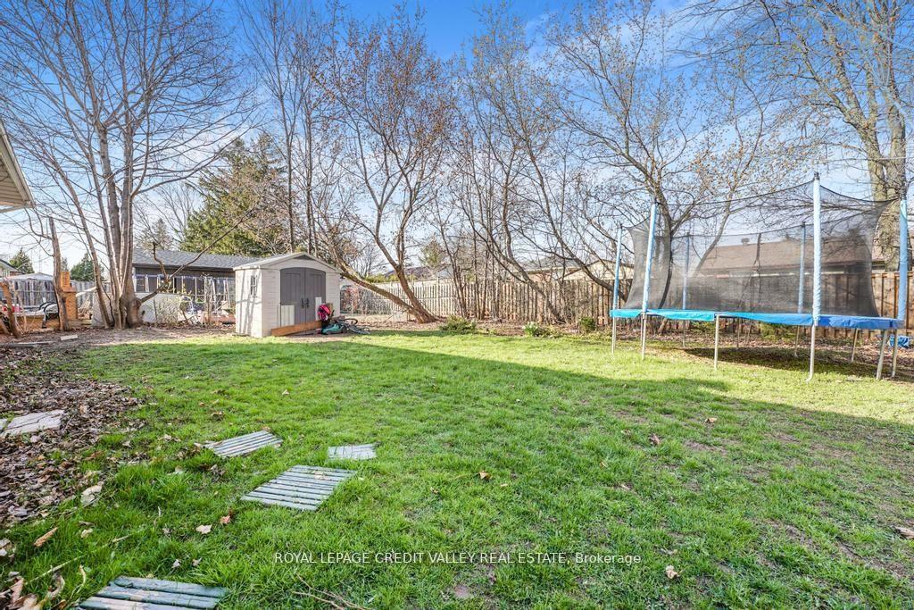 Property Photo:  535 Taplow Crescent  ON L6L 4V9 