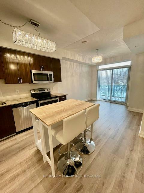 Property Photo:  7167 Yonge Street 209  ON L3T 0E1 